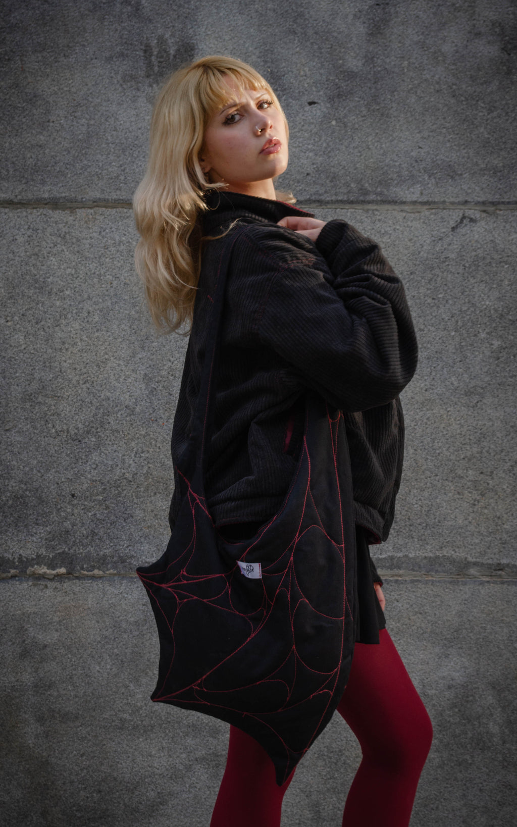 BOLSA LATRODECTUS MACTANS